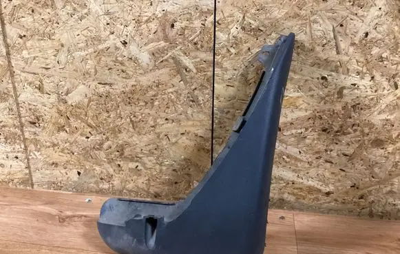 Ford Focus Front mudguard 6M5J16A262 D33MA