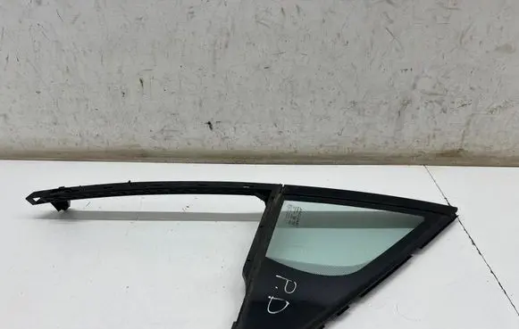 Jaguar I-Pace Front door vent window glass four-door J9D321418A