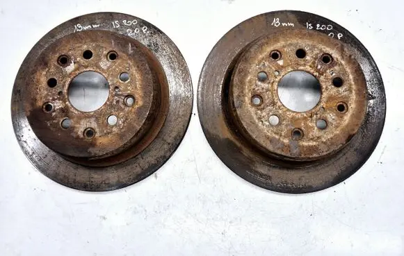 Lexus IS 200-300 Rear brake disc