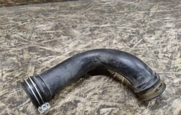 Nissan 240ZX, 280ZX, 300ZX Air intake hose/pipe