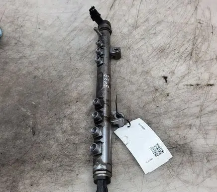 Volvo V70 Fuel main line pipe 30777759 0445215025