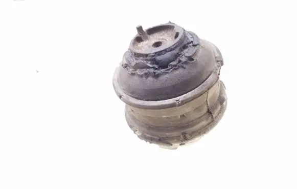 Mercedes-Benz E W211 Engine mount bracket