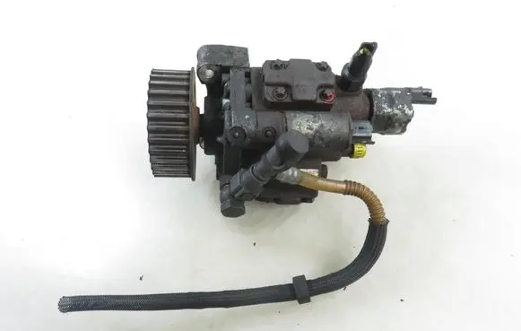Renault Clio III Fuel injection high pressure pump 5WS40153 8200821184 A2C20000754