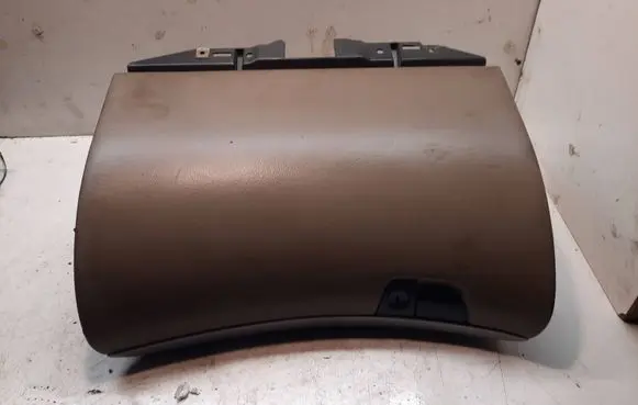 Volvo S60 Glove box SB180735
