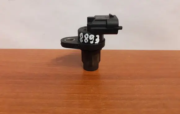 Mercedes-Benz C W204 Crankshaft position sensor 0232103050 8893