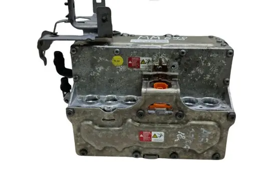 Voltage converter inverter
