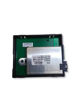 Mercedes-Benz B W245 Aerial antenna amplifier A1698200475 50110009 06170673769D