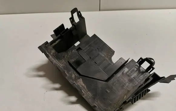 Ford Fusion II Fuse box cover DG9T14A301AD