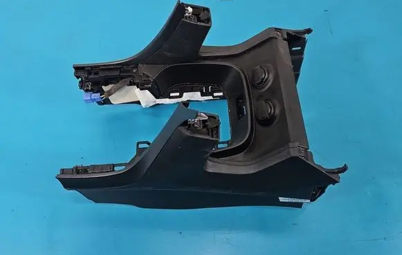 Hyundai Santa Fe Center console 846104Z200 IMPRK1564523
