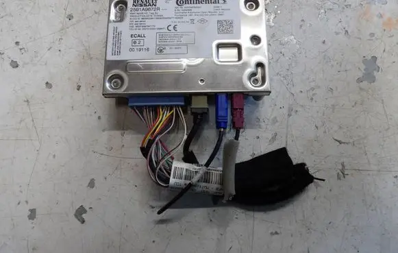 Renault Clio IV SOS control module 2591A9672R A3C0067620501