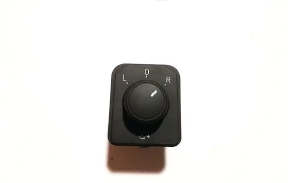 Wing mirror switch