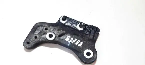 Mazda 626 Engine mounting bracket