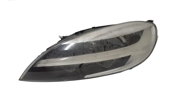Volvo V40 Headlight/headlamp 31677020