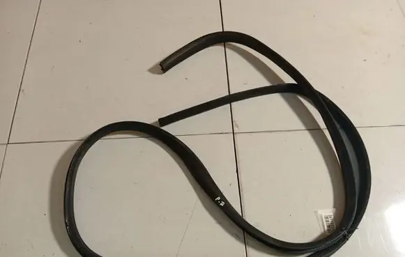 Ford Mondeo MK IV Rubber seal front coupe door 