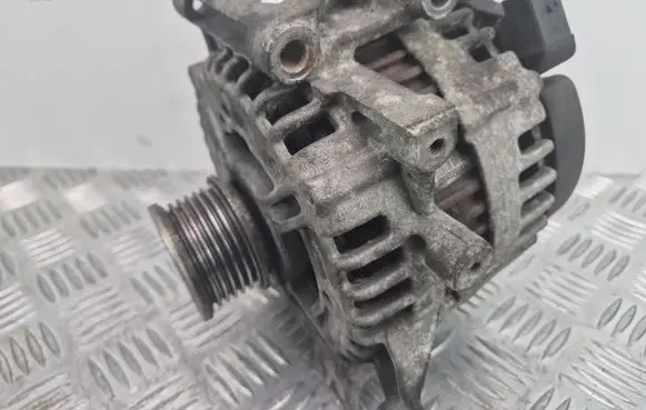 Mercedes-Benz E W211 Generator/alternator A0131549002 0121715029 LJX14M25