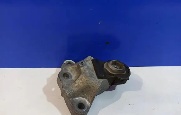 Volvo V60 Engine mounting bracket 31391780
