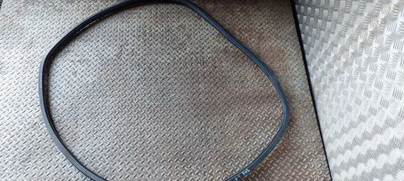 Front door rubber seal