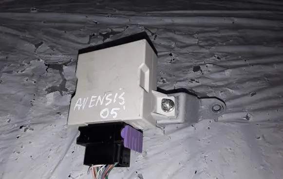 Toyota Avensis T250 Window wiper relay 150696