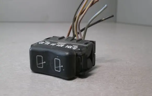 Mercedes-Benz E W124 Wiper switch 1248210151