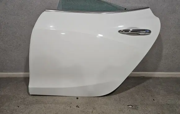 Maserati Ghibli Rear door