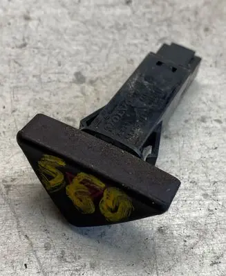 Volvo S60 Hazard light switch 9441045