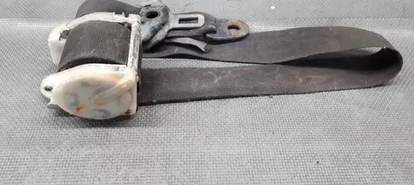 Opel Astra F Front seatbelt 90286921