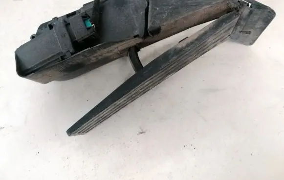 BMW 1 E81 E87 Accelerator throttle pedal 74766500 747665-00