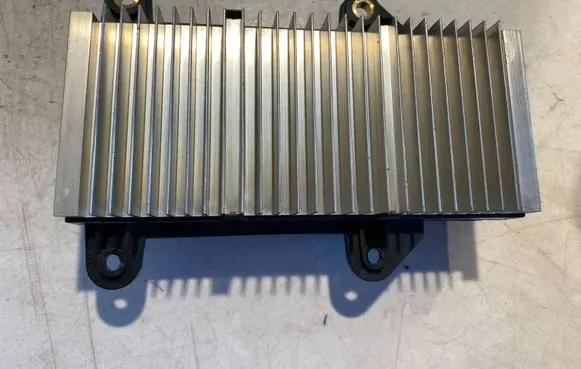 BMW 7 E65 E66 Power management control unit 6957026 500919 8ES00827017