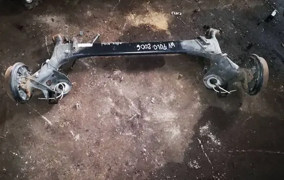 Volkswagen Polo IV 9N3 Rear axle beam 