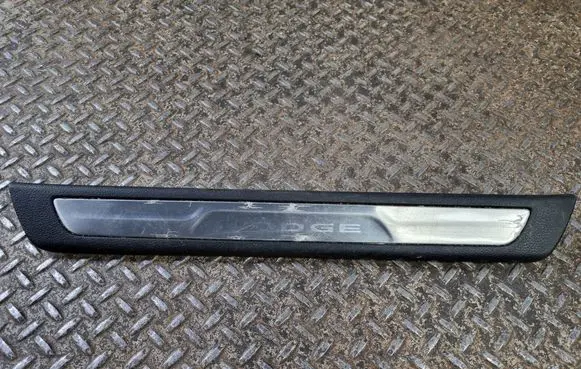Dodge Durango III Front sill trim cover 1NC80TRMAB