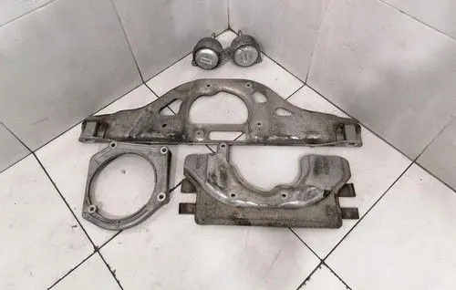 Porsche 911 997 Engine mount bracket 9A137501303