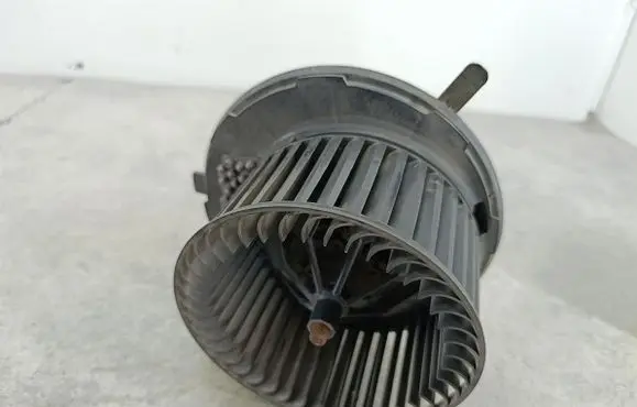 Volkswagen PASSAT B7 Heater fan/blower 