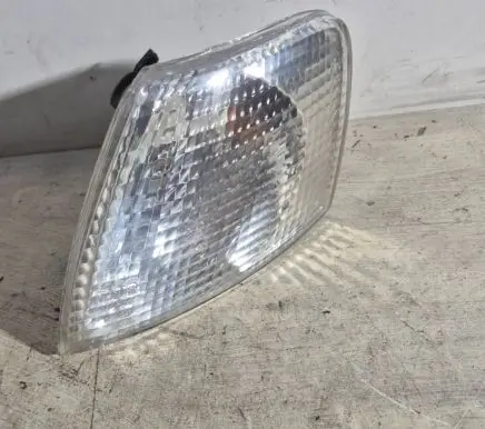 Volkswagen PASSAT B5 Front indicator light 084411516L 04079519