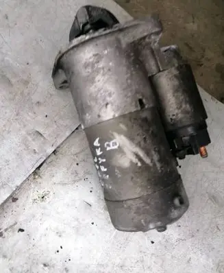 Opel Zafira B Starter motor