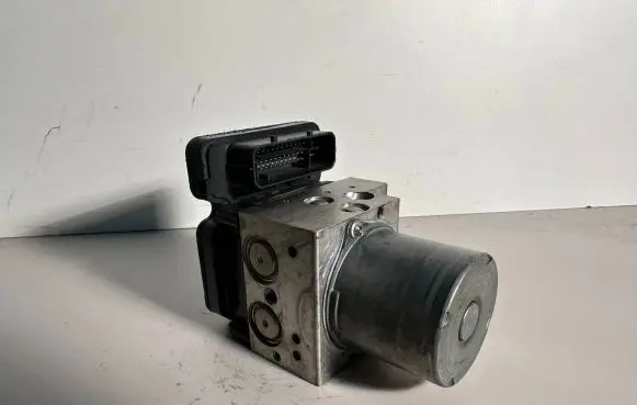 BMW 5 F10 F11 ABS Pump 6856841 6832701 C9L6