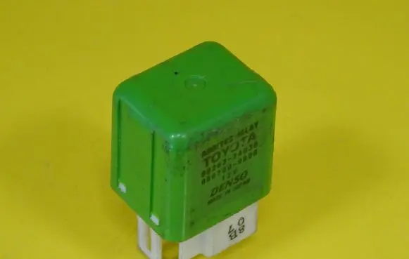 Toyota Avensis T250 Other relay 88263-24030 8826324030 056700-9800