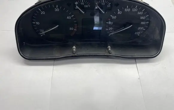 Volkswagen PASSAT B7 USA Speedometer (instrument cluster) 3B0919880D