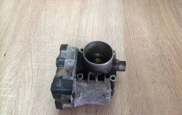Fiat Punto (188) Throttle valve