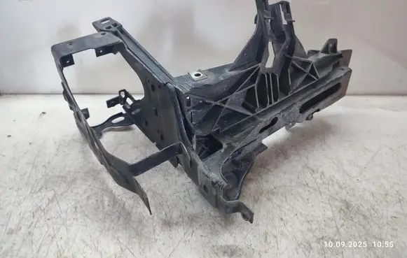 BMW 5 F10 F11 Headlight/headlamp mounting bracket 