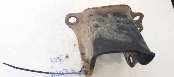 Honda CR-V Engine mounting bracket