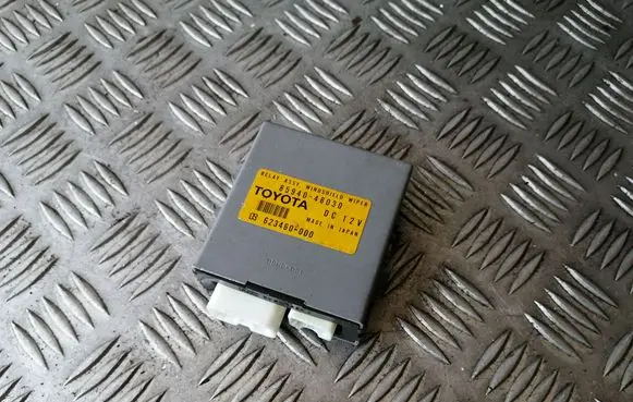 Lexus RX 450H Window wiper relay 8594048030
