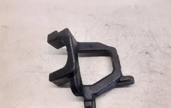 Honda Civic Engine mounting bracket