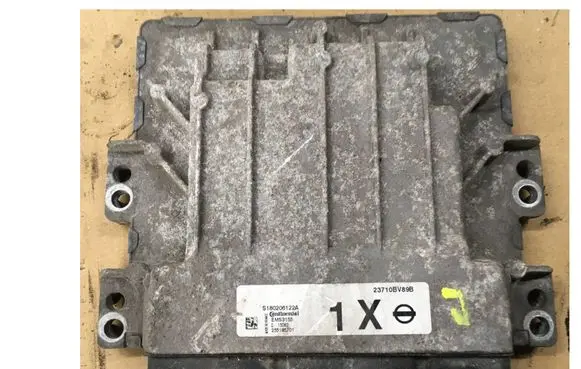 Nissan Juke I F15 Engine control unit/module 23710BV89B S180206122A