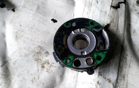 Volvo S60 Oil pump 