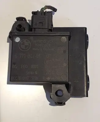 BMW X5 E70 Tire pressure control unit 6771042 677104201 67710420101