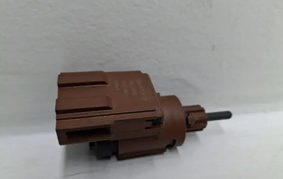 Volkswagen Caddy Brake pedal sensor switch 3B0945511B 190106 19322009