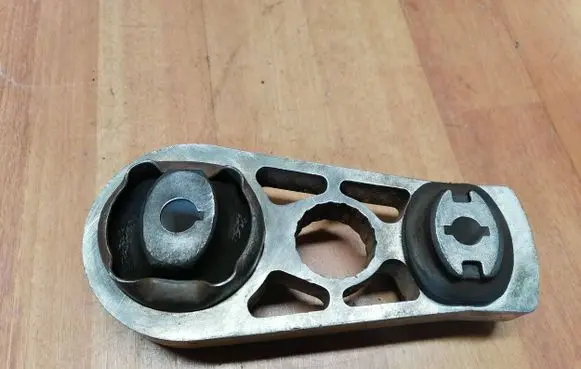 Renault Espace IV Engine mount bracket 36627 8200152838 8200259836