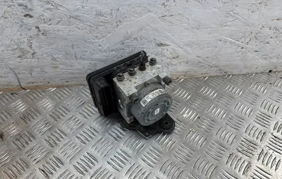 Volkswagen Golf VII ABS Pump 28515868063 10062534431 5Q0614517BJ