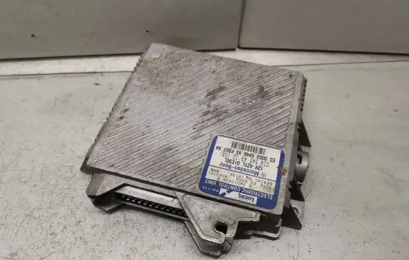 Mercedes-Benz C W202 Engine control unit/module 0145454932