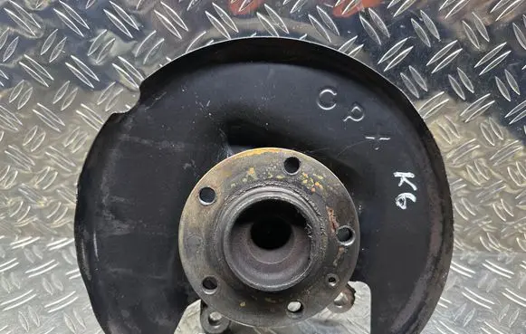 Peugeot 308 Rear wheel hub 9811409080